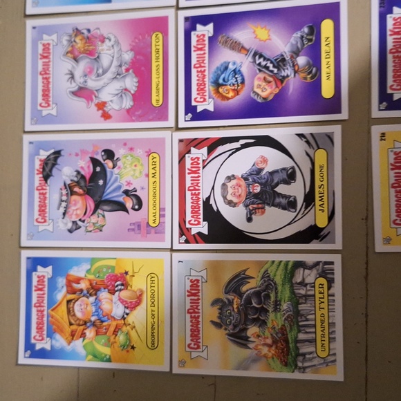 2022 Topps Garbage Pail Kids Trading Cards - Picture 2 of 5